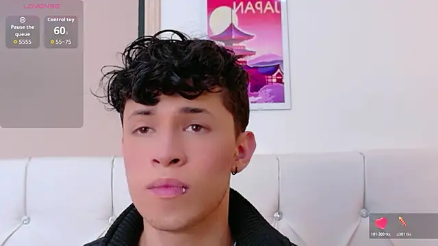 Snapshot of Axel__Evans chatting on April 16, 2026, 1:01 pm Axel Evans online show from April 16, 2026, 1:01 pm