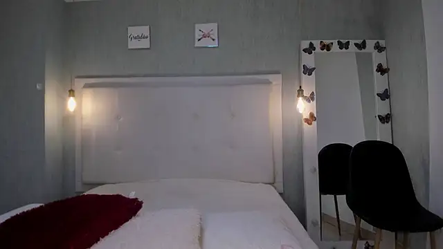 EsmeraldaNyx online show from December 2, 2025, 8:37 pm