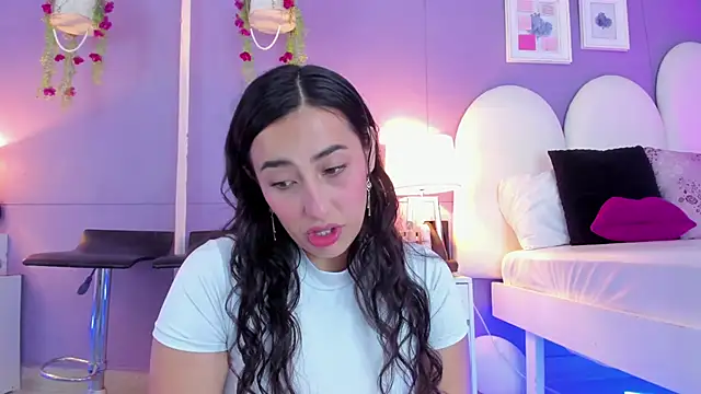 my aleja  online show from October 25, 2025, 1:07 pm