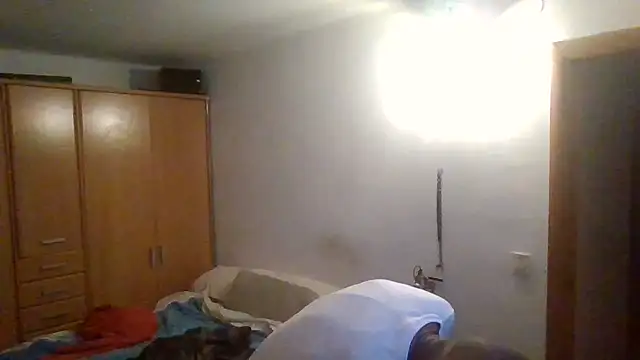 Zk1980 online show from October 31, 2025, 9:38 pm