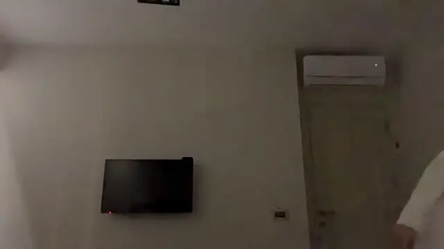 Gilin1 online show from February 3, 2026, 9:42 pm