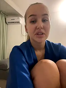 Snapshot of CandyVice chatting on November 5, 2025, 7:36 pm CandyVice online show from November 5, 2025, 7:36 pm