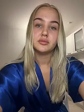 Snapshot of CandyVice chatting on December 17, 2025, 6:14 pm CandyVice online show from December 17, 2025, 6:14 pm