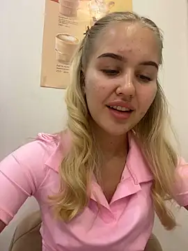 Snapshot of CandyVice chatting on December 18, 2025, 5:08 pm CandyVice online show from December 18, 2025, 5:08 pm