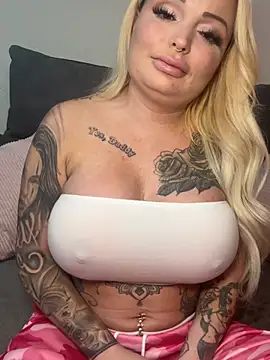 Snapshot of shortybig_official chatting on February 19, 2026, 5:09 pm shortybig official online show from February 19, 2026, 5:09 pm