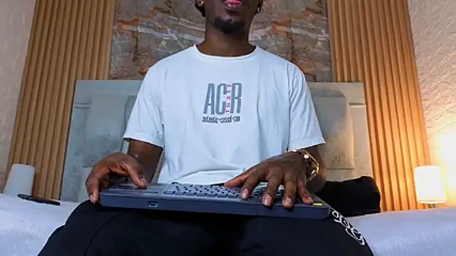 pipedark  online show from November 28, 2025, 3:42 am