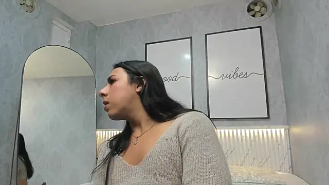 Ximenahott  online show from November 30, 2025, 10:08 am