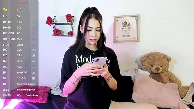 DanielaMarnt  online show from September 18, 2025, 2:52 pm