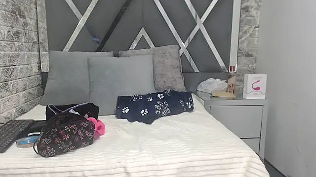 Snapshot of YanetRose chatting on November 14, 2025, 3:49 am YanetRose online show from November 14, 2025, 3:49 am