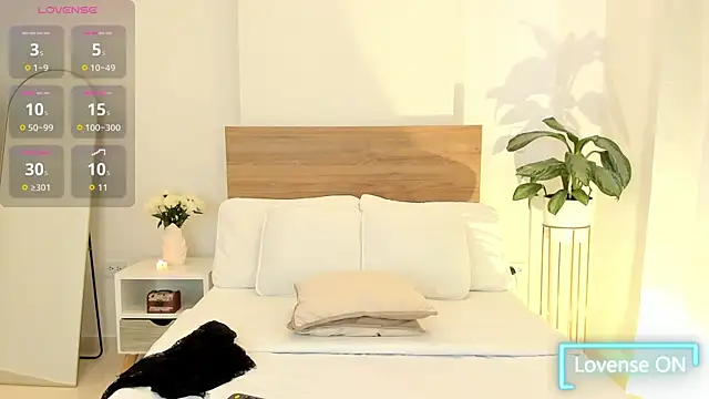 Snapshot of Lea_Joness chatting on January 11, 2026, 6:46 pm Lea Joness online show from January 11, 2026, 6:46 pm