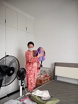 Snapshot of chengcheng12 chatting on December 22, 2025, 1:24 am chengcheng12 online show from December 22, 2025, 1:24 am