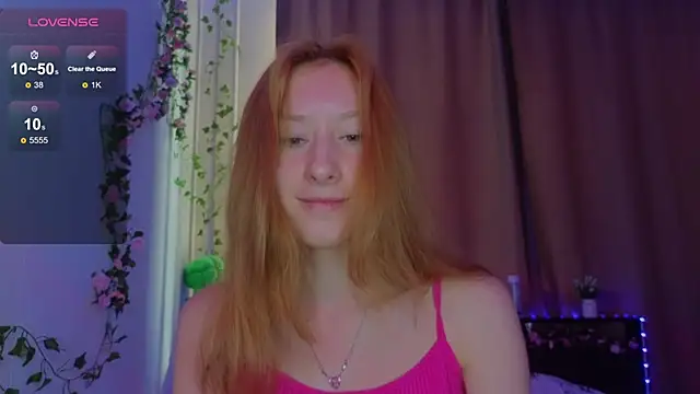 Snapshot of Candy_Flosse chatting on September 12, 2025, 8:25 am Candy Flosse online show from September 12, 2025, 8:25 am