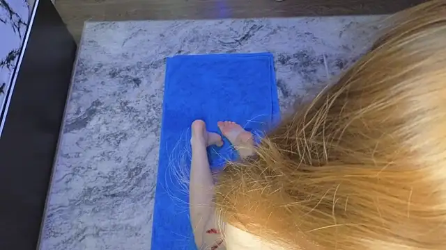 Snapshot of Candy_Flosse chatting on October 29, 2025, 8:27 am Candy Flosse online show from October 29, 2025, 8:27 am