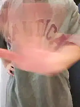 Snapshot of 111owo111 chatting on October 19, 2025, 12:39 pm 111owo111 online show from October 19, 2025, 12:39 pm