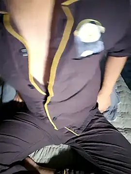 Snapshot of 111owo111 chatting on October 21, 2025, 3:35 pm 111owo111 online show from October 21, 2025, 3:35 pm