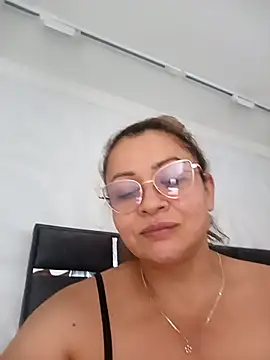 Snapshot of Asuna_yuuky chatting on November 5, 2025, 11:32 am Asuna yuuky online show from November 5, 2025, 11:32 am