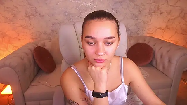 UrMuseOn online show from November 3, 2025, 8:04 am