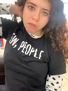 Snapshot of Lucy_YupiSweet chatting on November 16, 2025, 5:07 pm Lucy YupiSweet online show from November 16, 2025, 5:07 pm