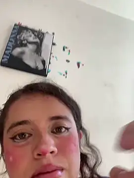 Snapshot of Lucy_YupiSweet chatting on November 19, 2025, 4:18 pm Lucy YupiSweet online show from November 19, 2025, 4:18 pm