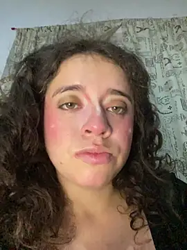 Snapshot of Lucy_YupiSweet chatting on November 25, 2025, 8:03 am Lucy YupiSweet online show from November 25, 2025, 8:03 am