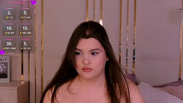 EmilyHyde online show from July 7, 2026, 8:35 pm