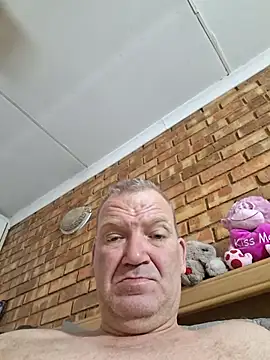 wallacelegend online show from December 23, 2025, 6:22 am