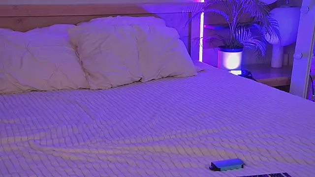 MiaEuphoria  online show from September 15, 2025, 3:50 am