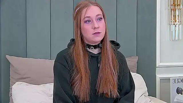 MiaEuphoria  online show from December 2, 2025, 3:23 am