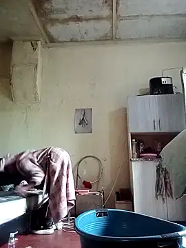 RFeltomWhitJ online show from November 18, 2025, 5:01 am