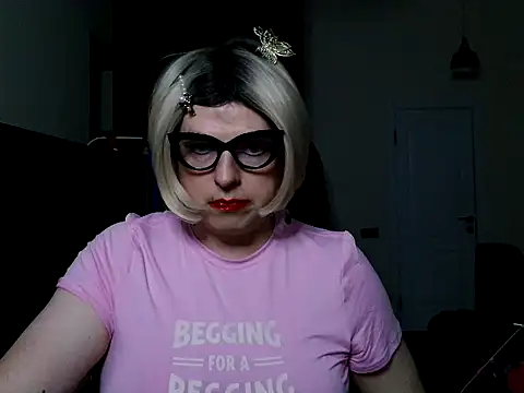 Snapshot of sissyslutmasha chatting on November 17, 2025, 6:08 am sissyslutmasha online show from November 17, 2025, 6:08 am