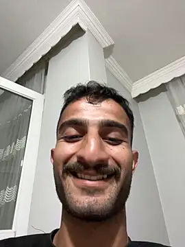 Snapshot of Ylcn11 chatting on November 18, 2025, 4:00 pm Ylcn11 online show from November 18, 2025, 4:00 pm