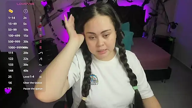 Snapshot of LolaVillalobos chatting on October 22, 2025, 1:33 pm LolaVillalobos online show from October 22, 2025, 1:33 pm