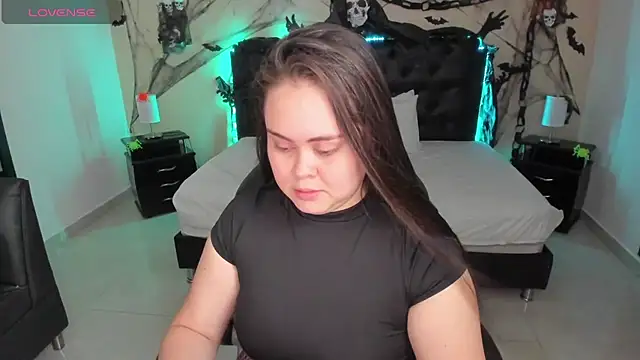 Snapshot of LolaVillalobos chatting on November 1, 2025, 1:24 pm LolaVillalobos online show from November 1, 2025, 1:24 pm