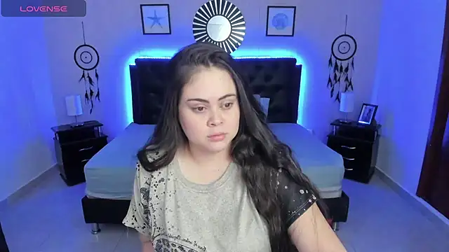 Snapshot of LolaVillalobos chatting on November 8, 2025, 1:44 pm LolaVillalobos online show from November 8, 2025, 1:44 pm