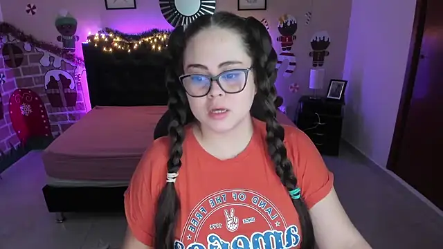 Snapshot of LolaVillalobos chatting on December 16, 2025, 11:48 am LolaVillalobos online show from December 16, 2025, 11:48 am