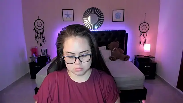 LolaVillalobos online show from April 10, 2026, 12:10 pm