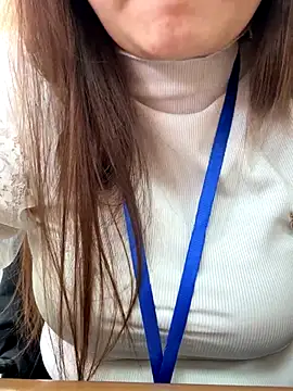 PhuongNhi21 online show from December 18, 2025, 3:12 am