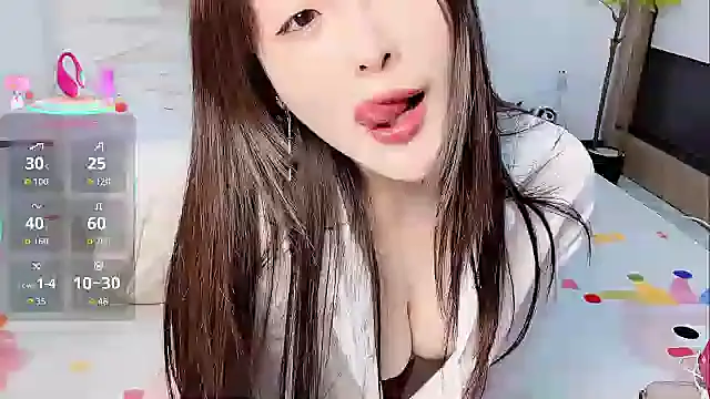 Snapshot of caomei2580 chatting on December 4, 2025, 2:48 pm caomei2580 online show from December 4, 2025, 2:48 pm