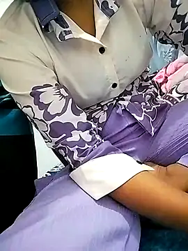 BHABHIJAAN7317 online show from October 9, 2025, 10:24 am