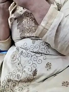 BHABHIJAAN7317 online show from November 10, 2025, 3:16 am