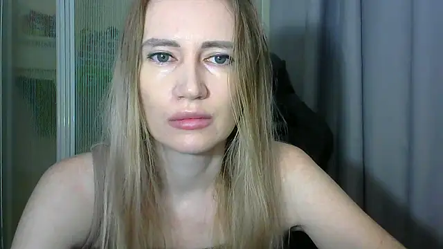 Snapshot of JessFoxxx chatting on January 7, 2026, 3:31 am JessFoxxx online show from January 7, 2026, 3:31 am