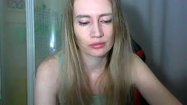 Snapshot of JessFoxxx chatting on February 16, 2026, 3:46 am JessFoxxx online show from February 16, 2026, 3:46 am