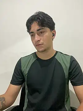 Tavinho067 online show from July 22, 2026, 11:07 pm