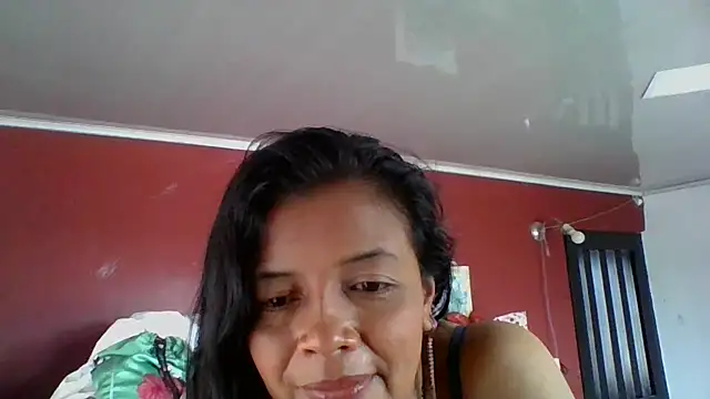 DianaOchoa  online show from September 17, 2025, 7:37 pm