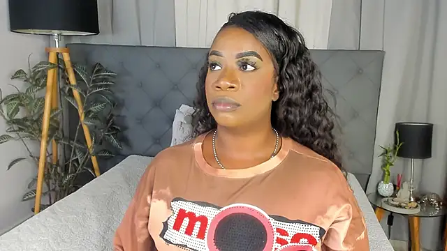 Keily-w online show from November 17, 2025, 8:36 pm