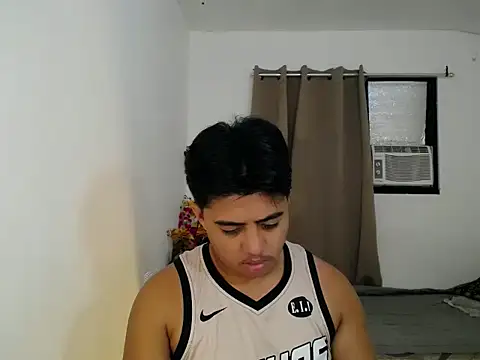 Hugecock2hundle intown online show from November 16, 2025, 9:26 am