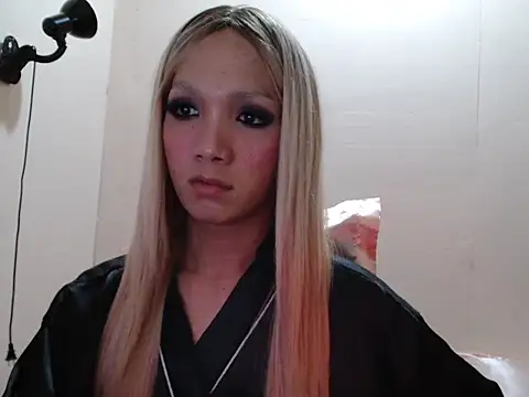 Snapshot of marry_on_croxx chatting on October 11, 2025, 1:05 am marry on croxx online show from October 11, 2025, 1:05 am