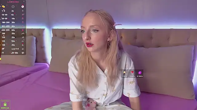 Snapshot of maya_snow chatting on October 15, 2025, 4:45 am maya snow online show from October 15, 2025, 4:45 am