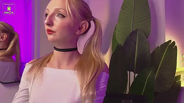 Snapshot of maya_snow chatting on October 15, 2025, 8:31 pm maya snow online show from October 15, 2025, 8:31 pm