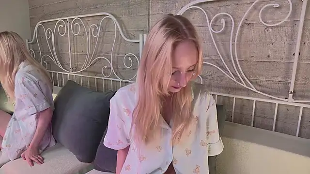 Snapshot of maya_snow chatting on November 7, 2025, 4:34 am maya snow online show from November 7, 2025, 4:34 am